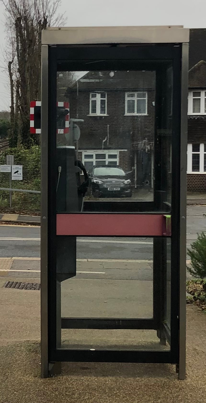 KX100 Ashtead Station