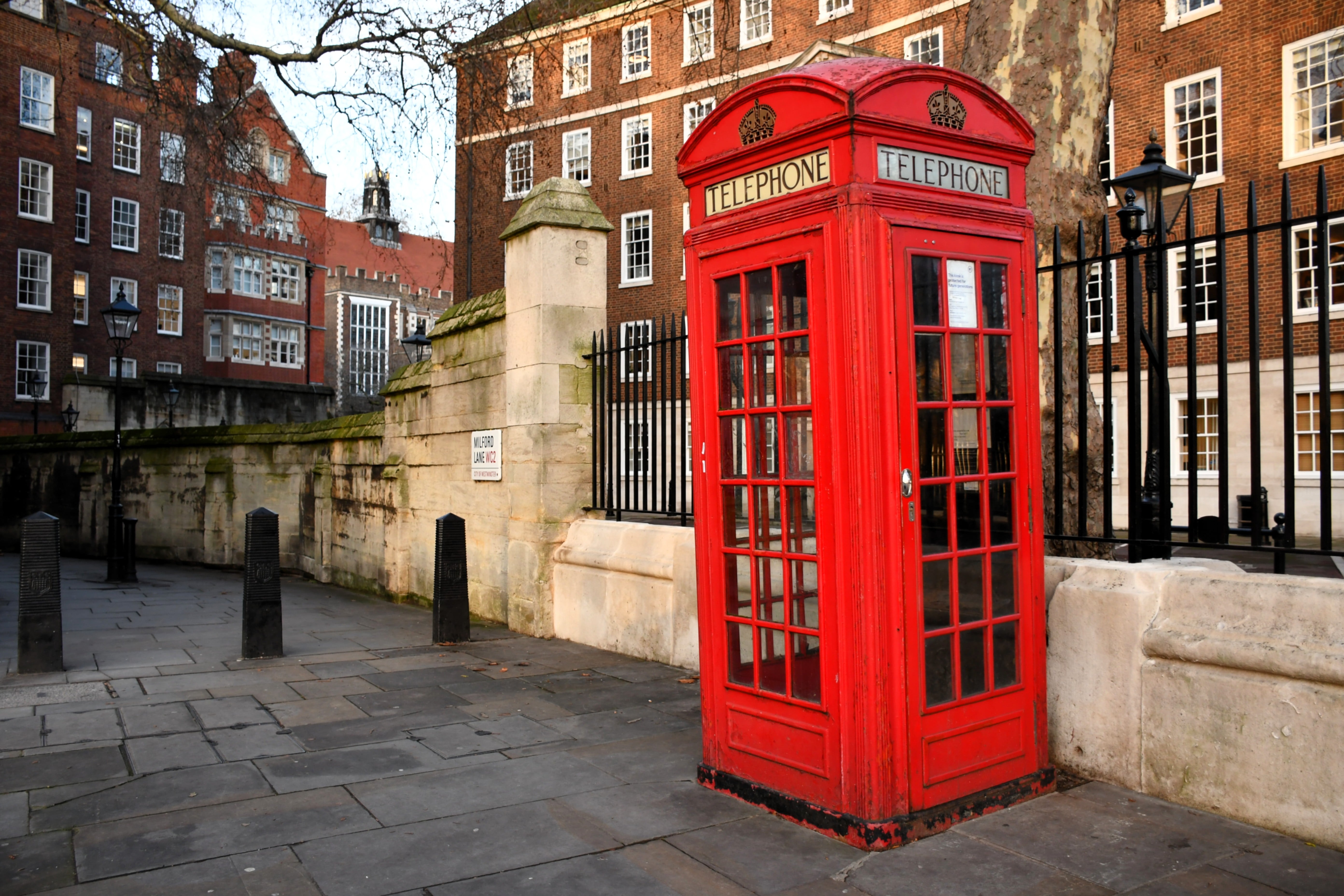 K2 Kiosk, Temple Lane, London