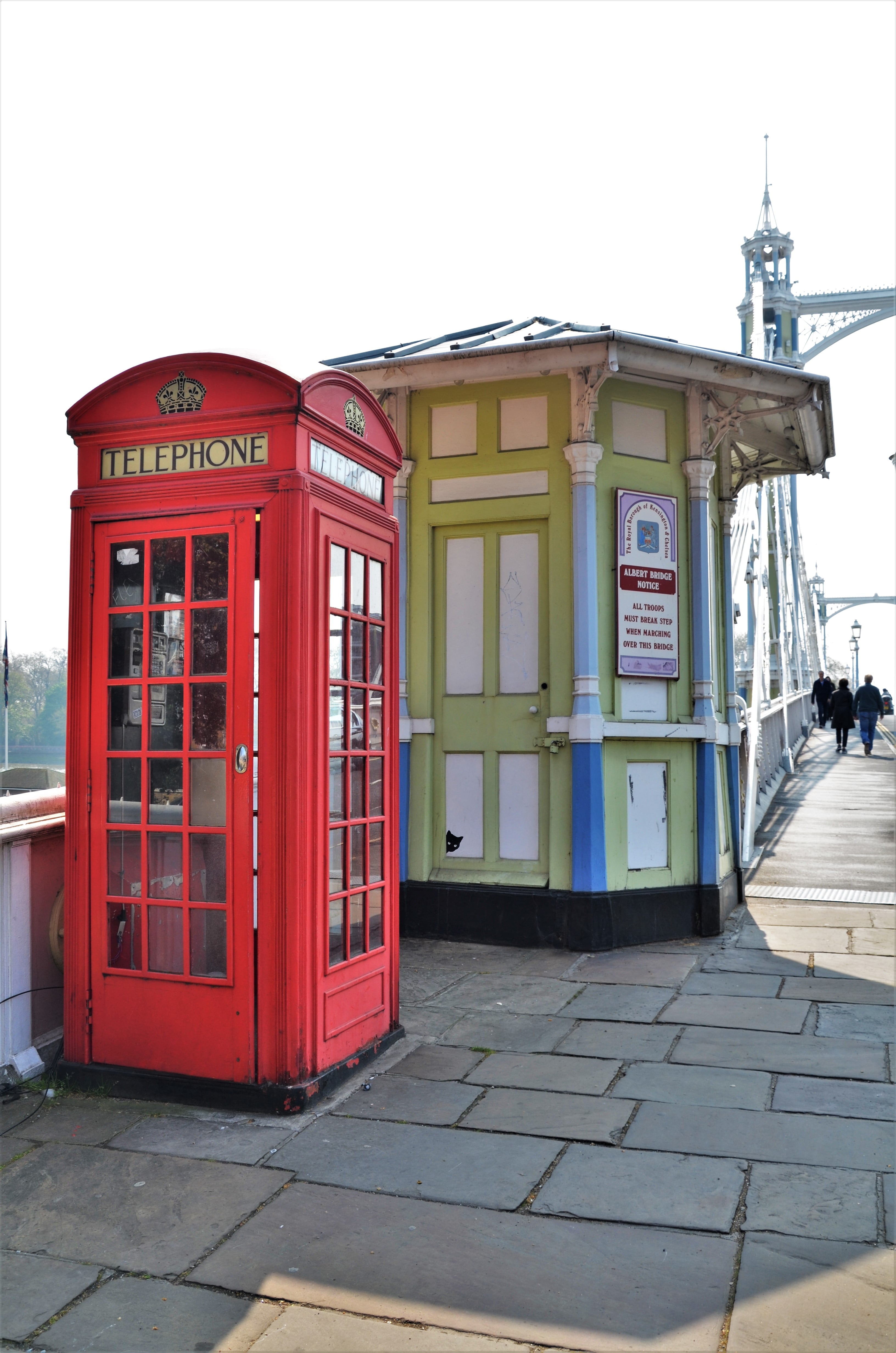 K2 Kiosk, Albert Bridge