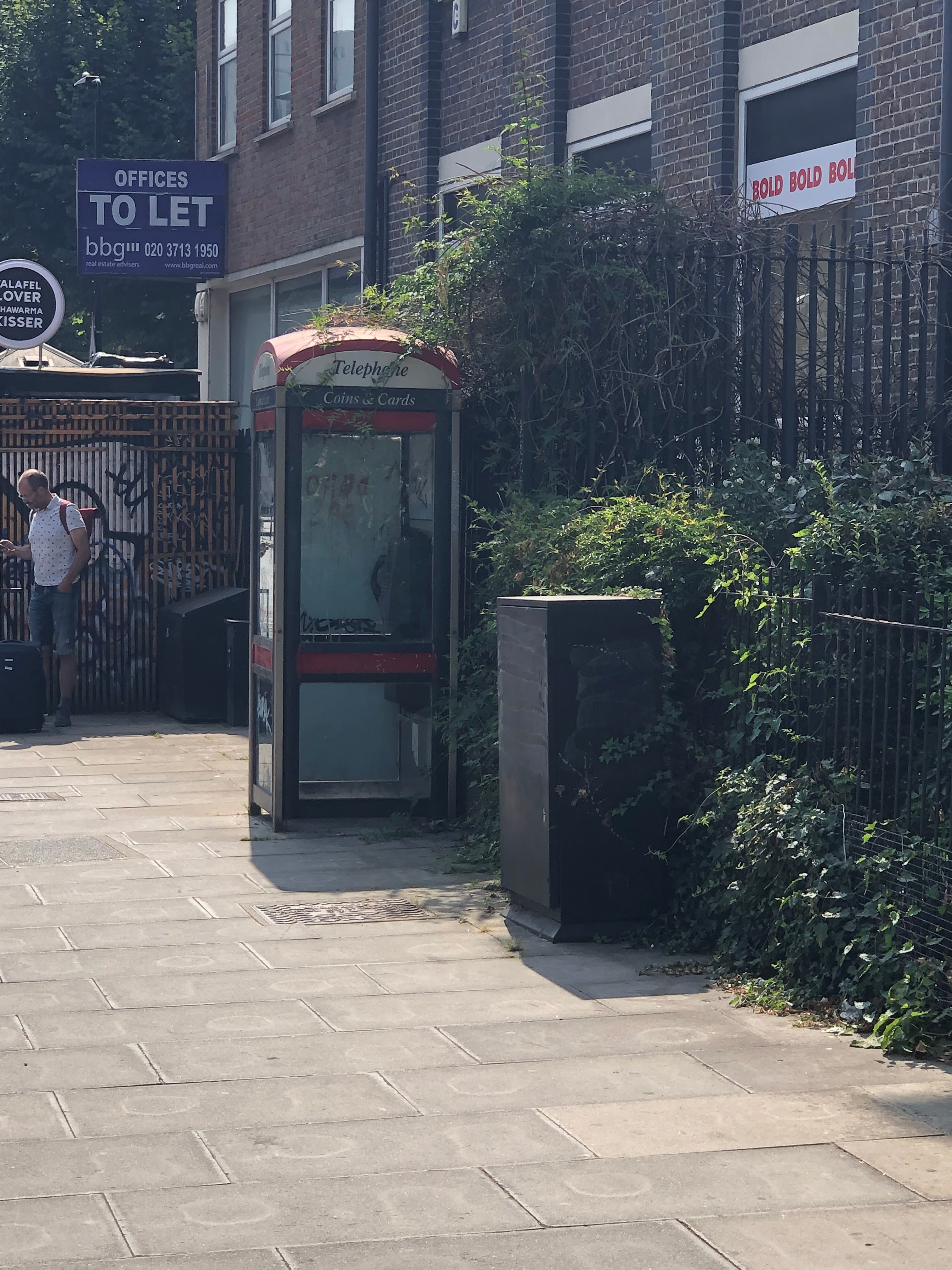 KX100 plus Elephant and Castle