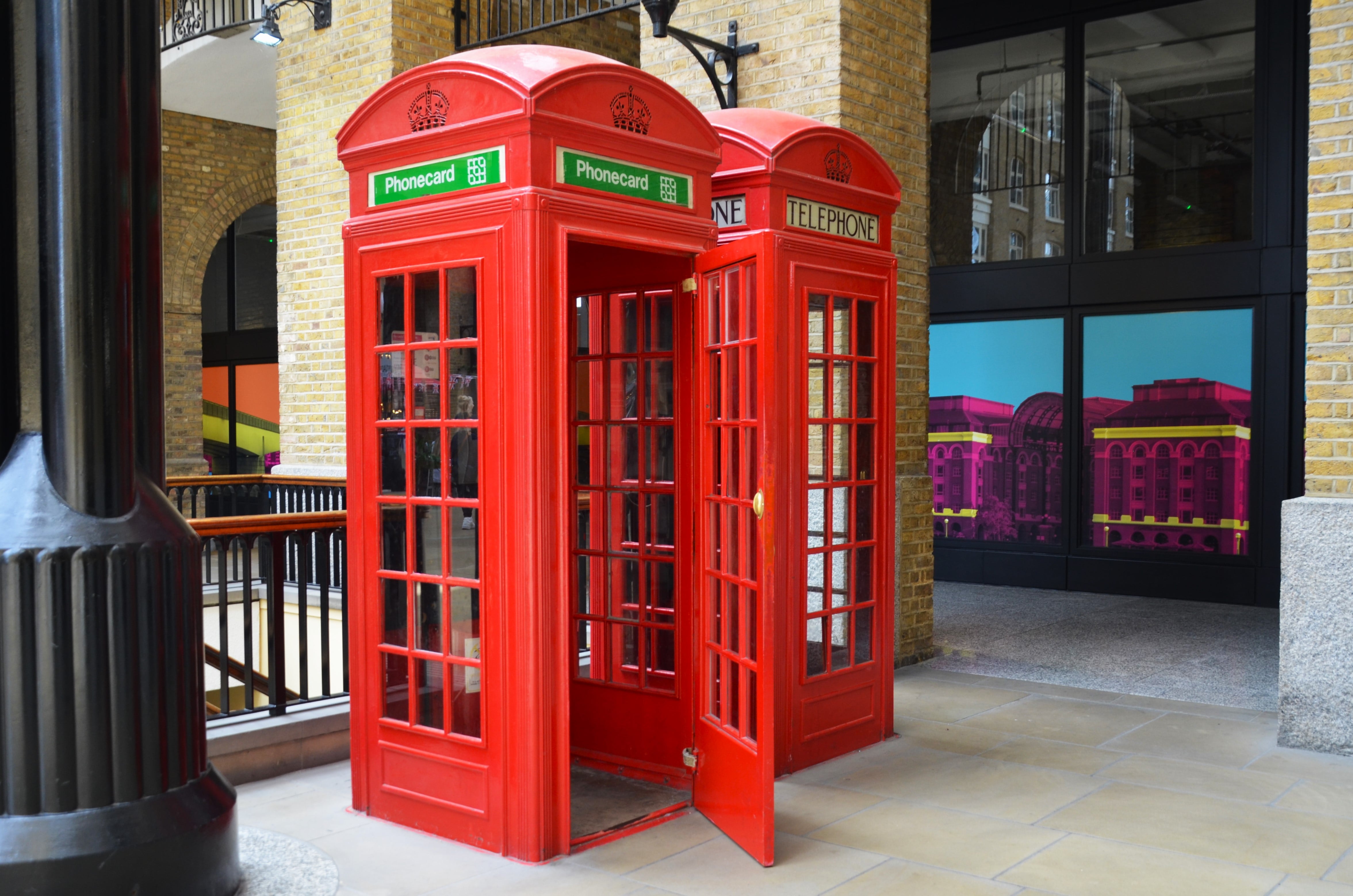K2 kiosks, Hay's Galleria, London